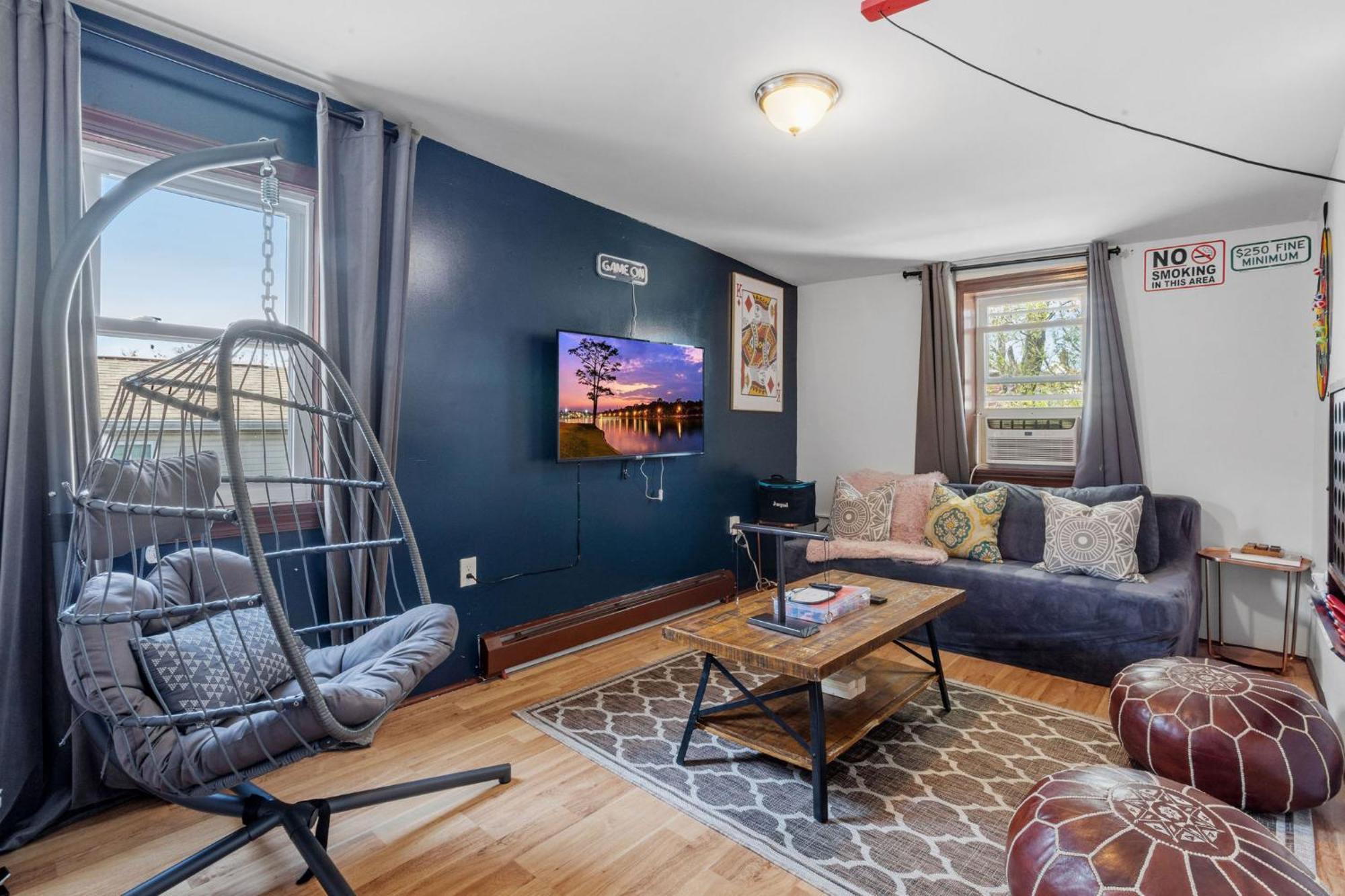 9 Bedroom, 14 Beds House Great For Big Groups Near Boardwalk, Tropicana Holiday home Atlantic City