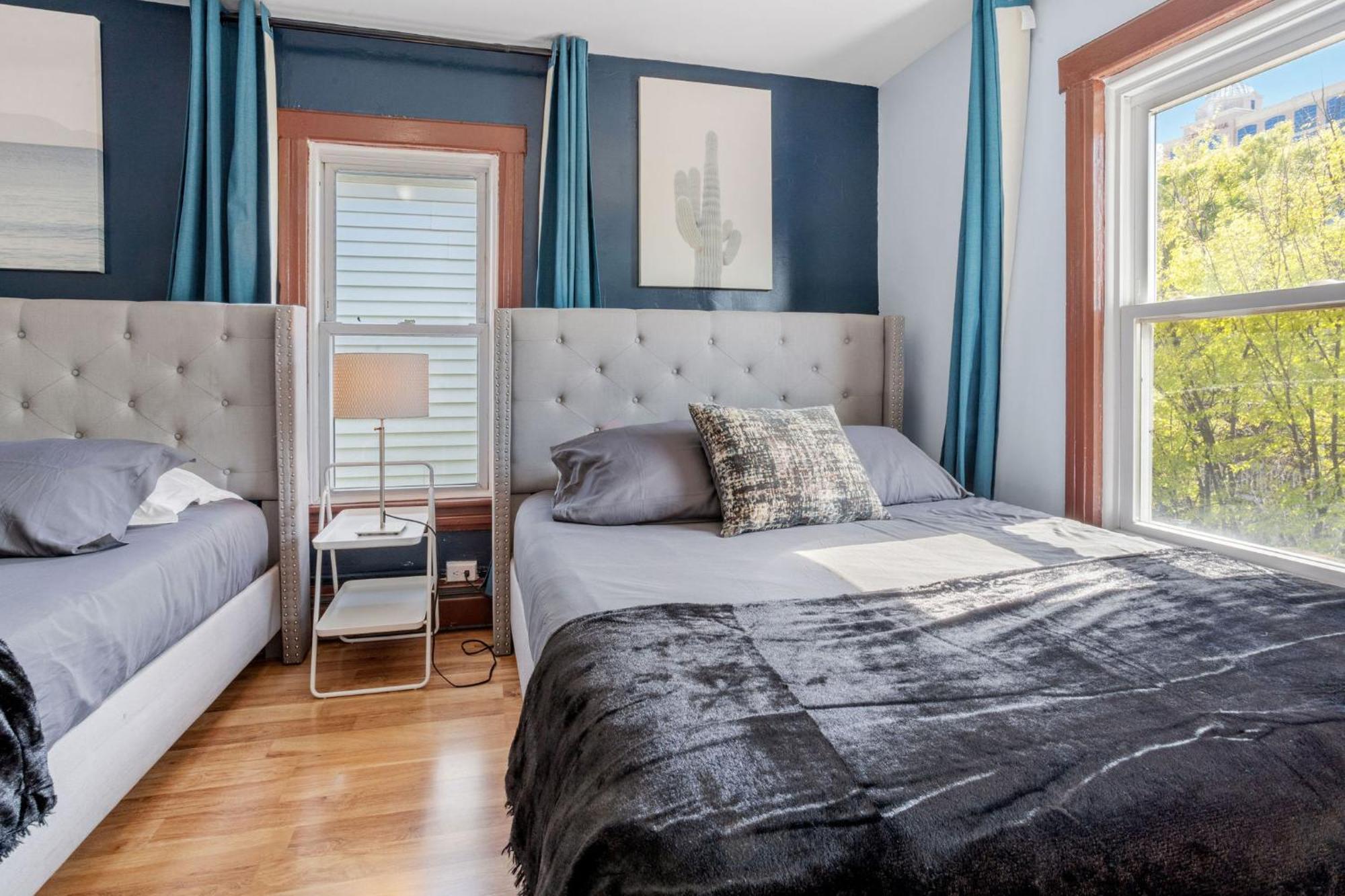 9 Bedroom, 14 Beds House Great For Big Groups Near Boardwalk, Tropicana * Atlantic City