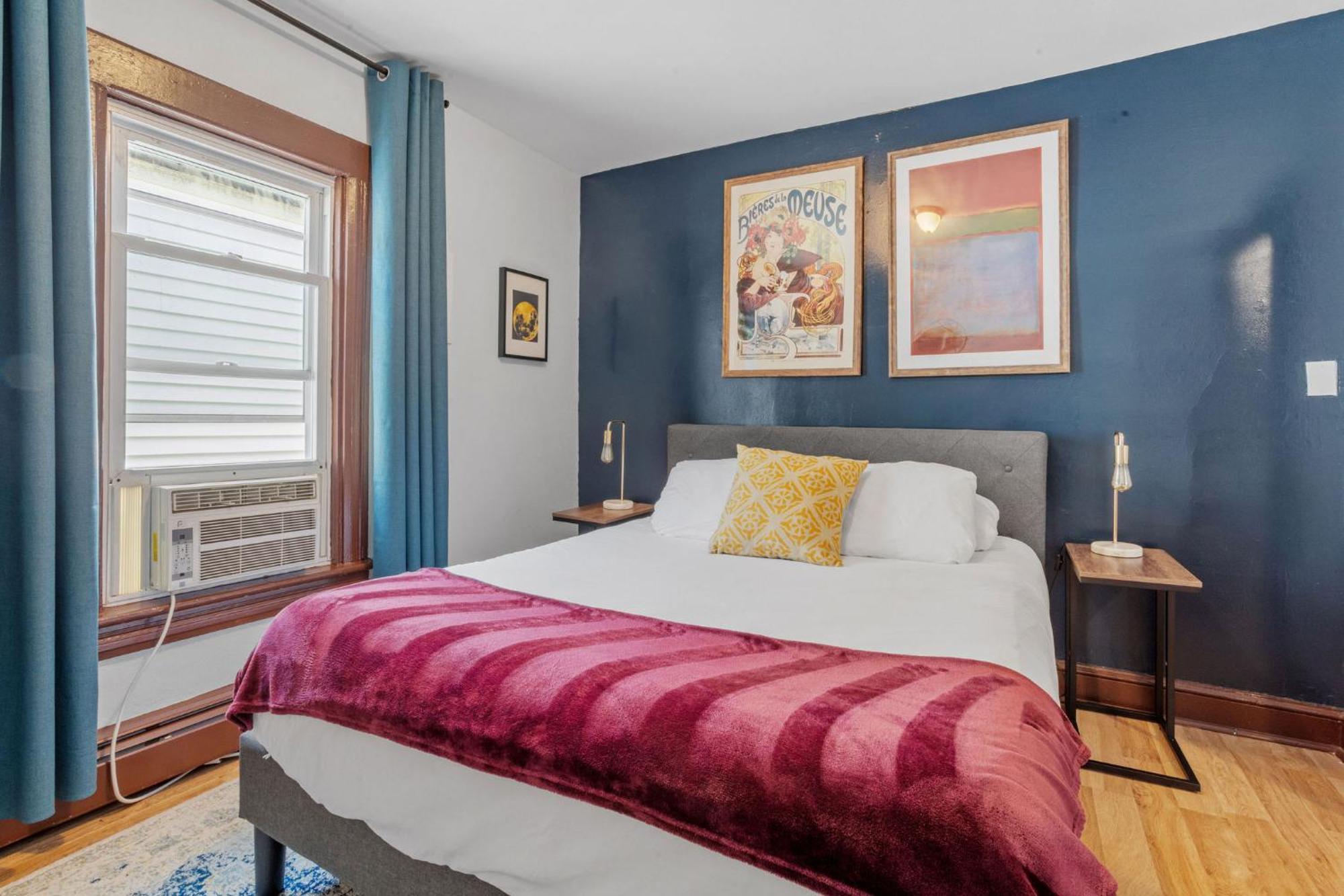 9 Bedroom, 14 Beds House Great For Big Groups Near Boardwalk, Tropicana