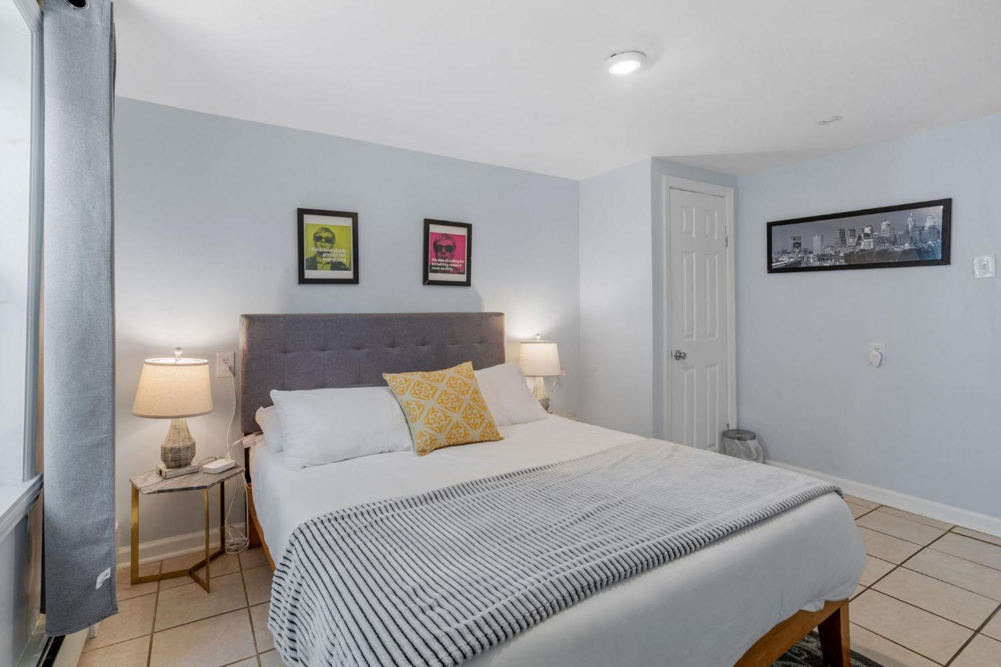 9 Bedroom, 14 Beds House Great For Big Groups Near Boardwalk, Tropicana Holiday home
