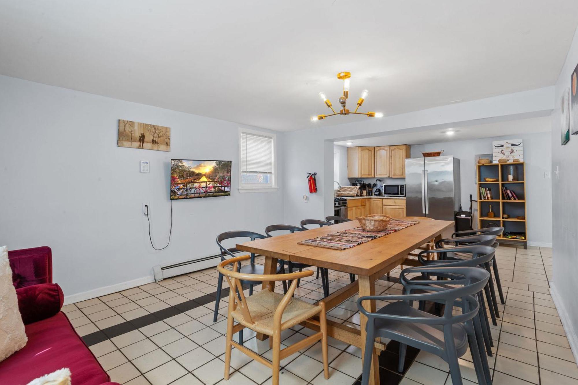 Holiday home 9 Bedroom, 14 Beds House Great For Big Groups Near Boardwalk, Tropicana