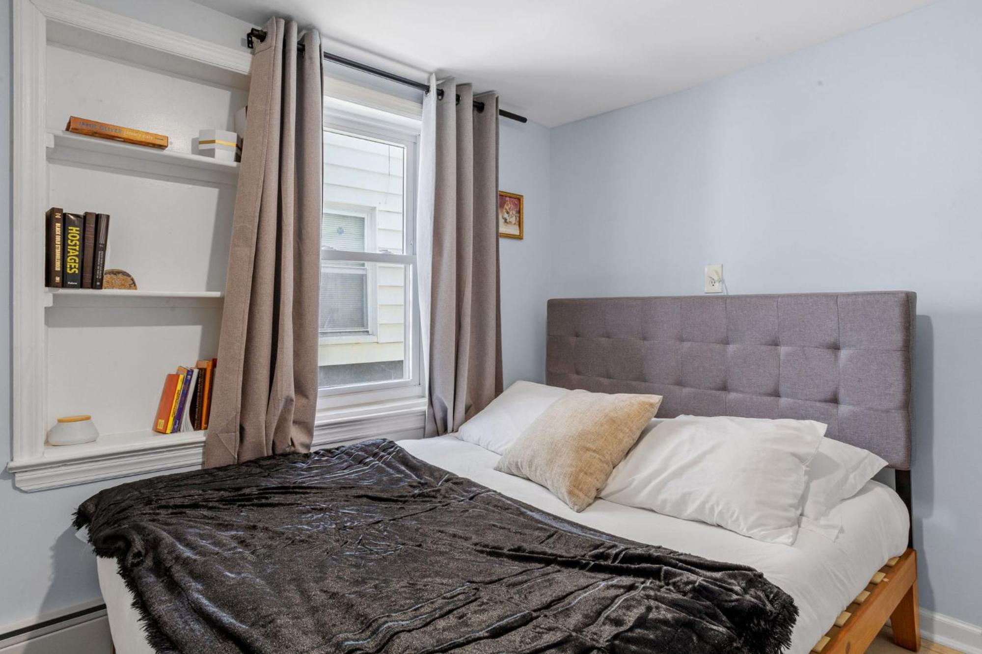 9 Bedroom, 14 Beds House Great For Big Groups Near Boardwalk, Tropicana * Atlantic City