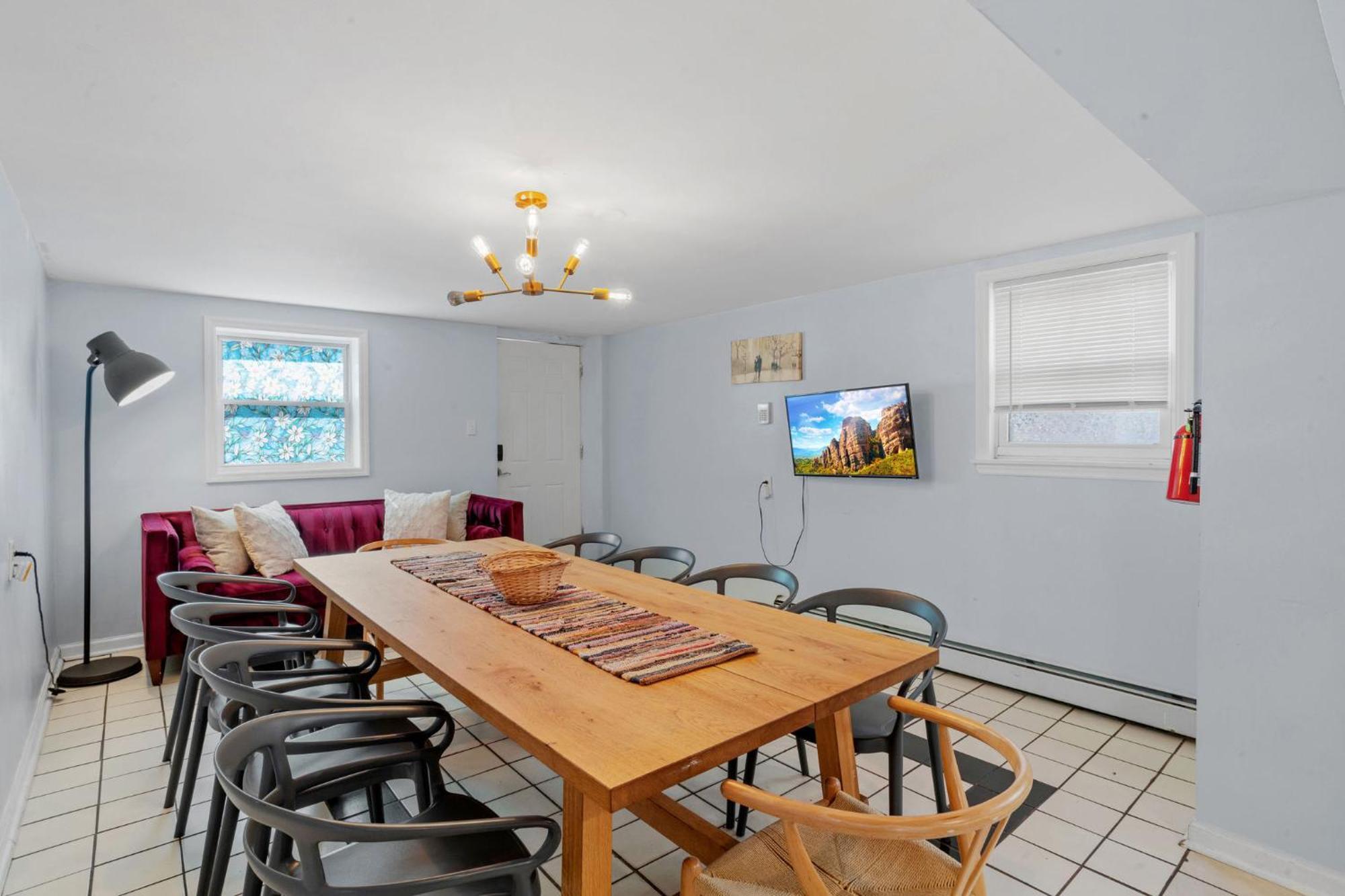 9 Bedroom, 14 Beds House Great For Big Groups Near Boardwalk, Tropicana Atlantic City