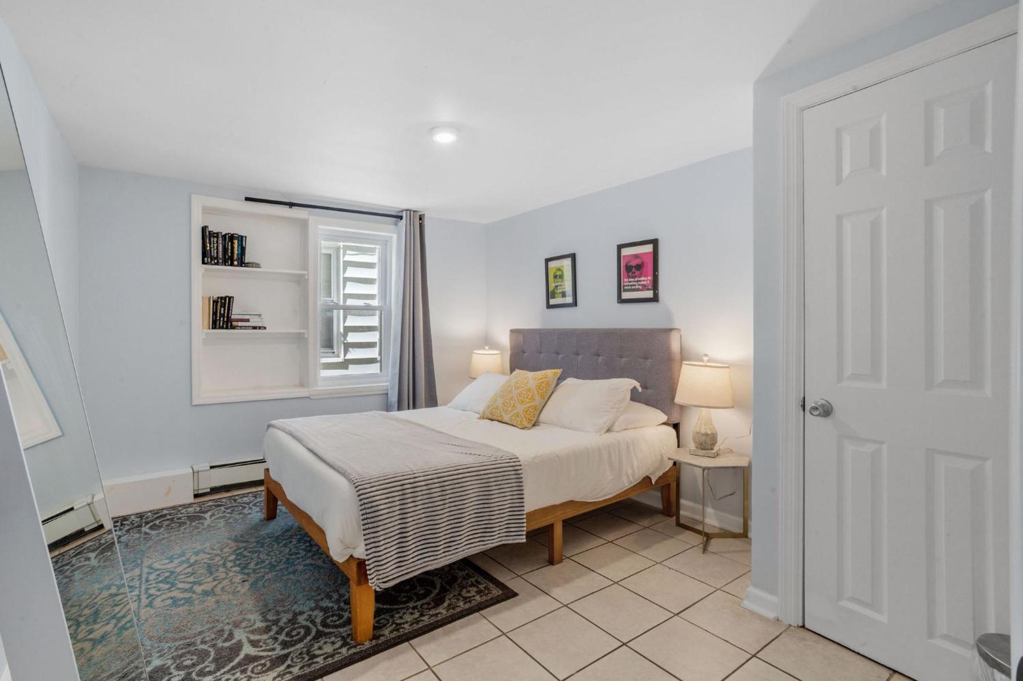 9 Bedroom, 14 Beds House Great For Big Groups Near Boardwalk, Tropicana Holiday home