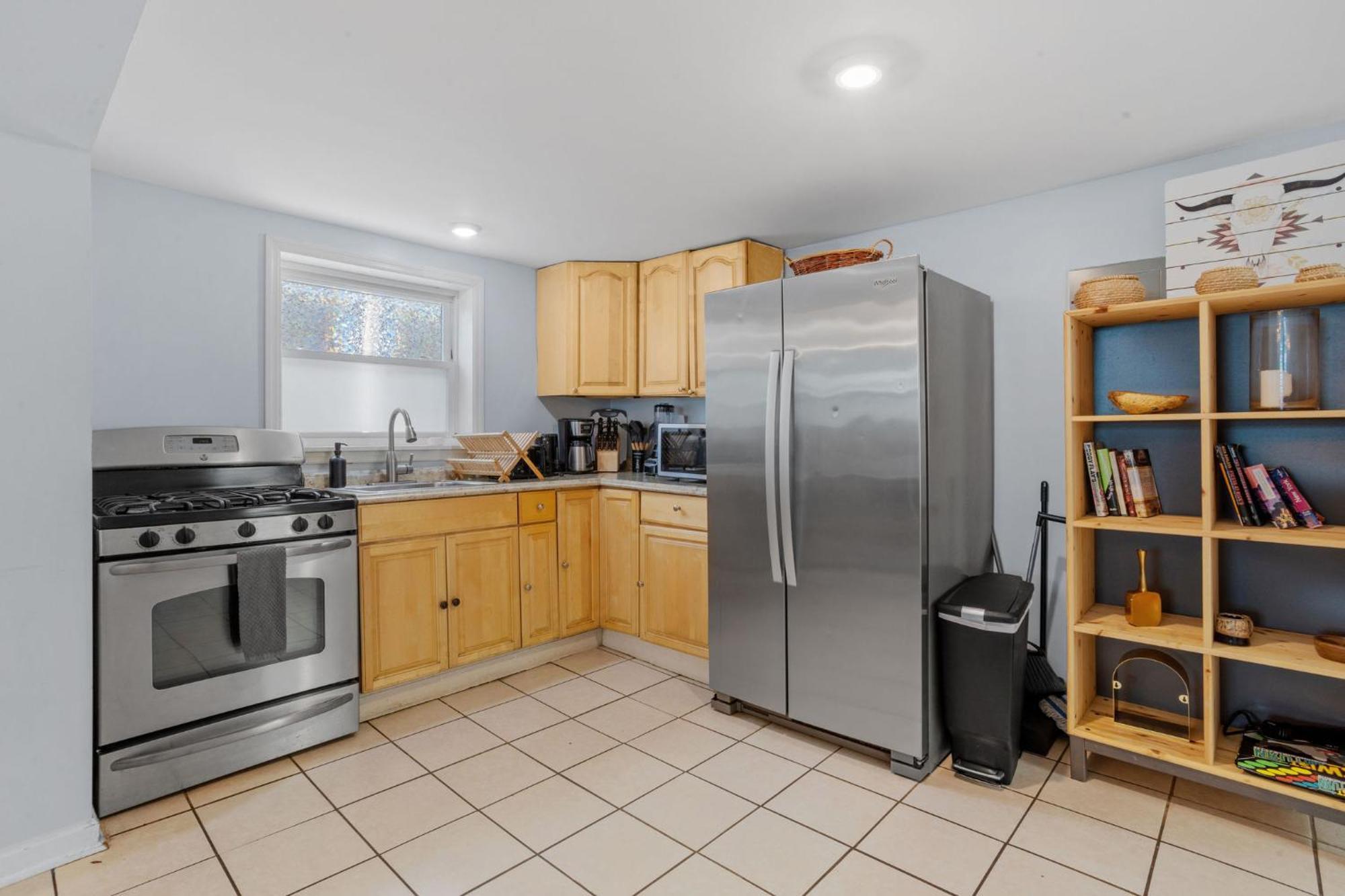 9 Bedroom, 14 Beds House Great For Big Groups Near Boardwalk, Tropicana * Atlantic City