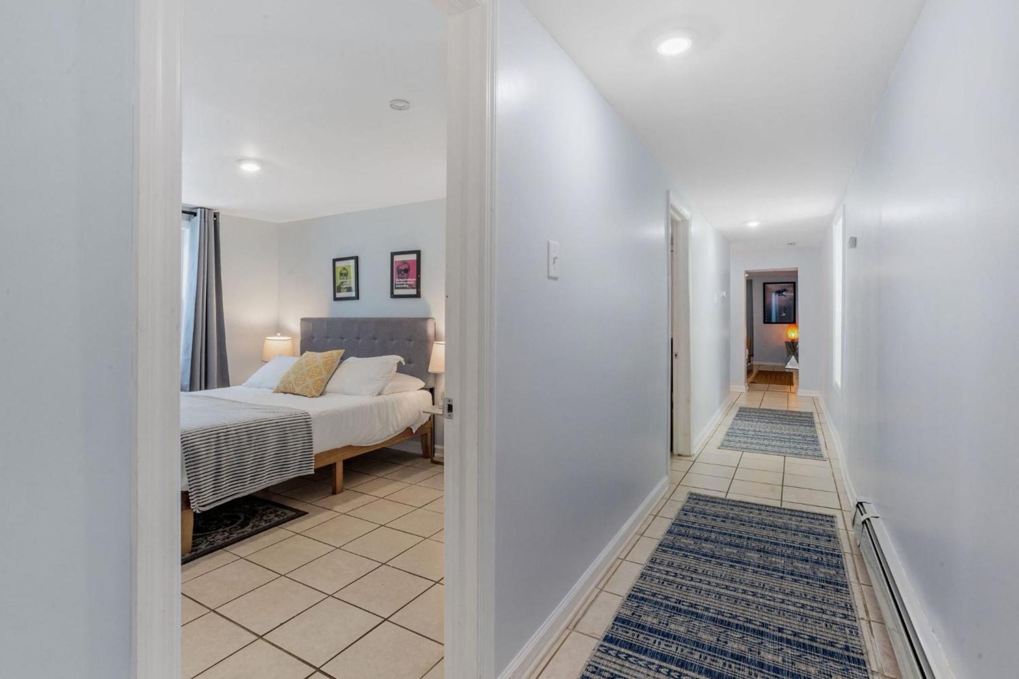 Holiday home 9 Bedroom, 14 Beds House Great For Big Groups Near Boardwalk, Tropicana Atlantic City